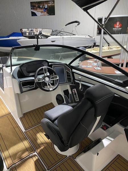 Mastercraft-XT25-LH-24120-4